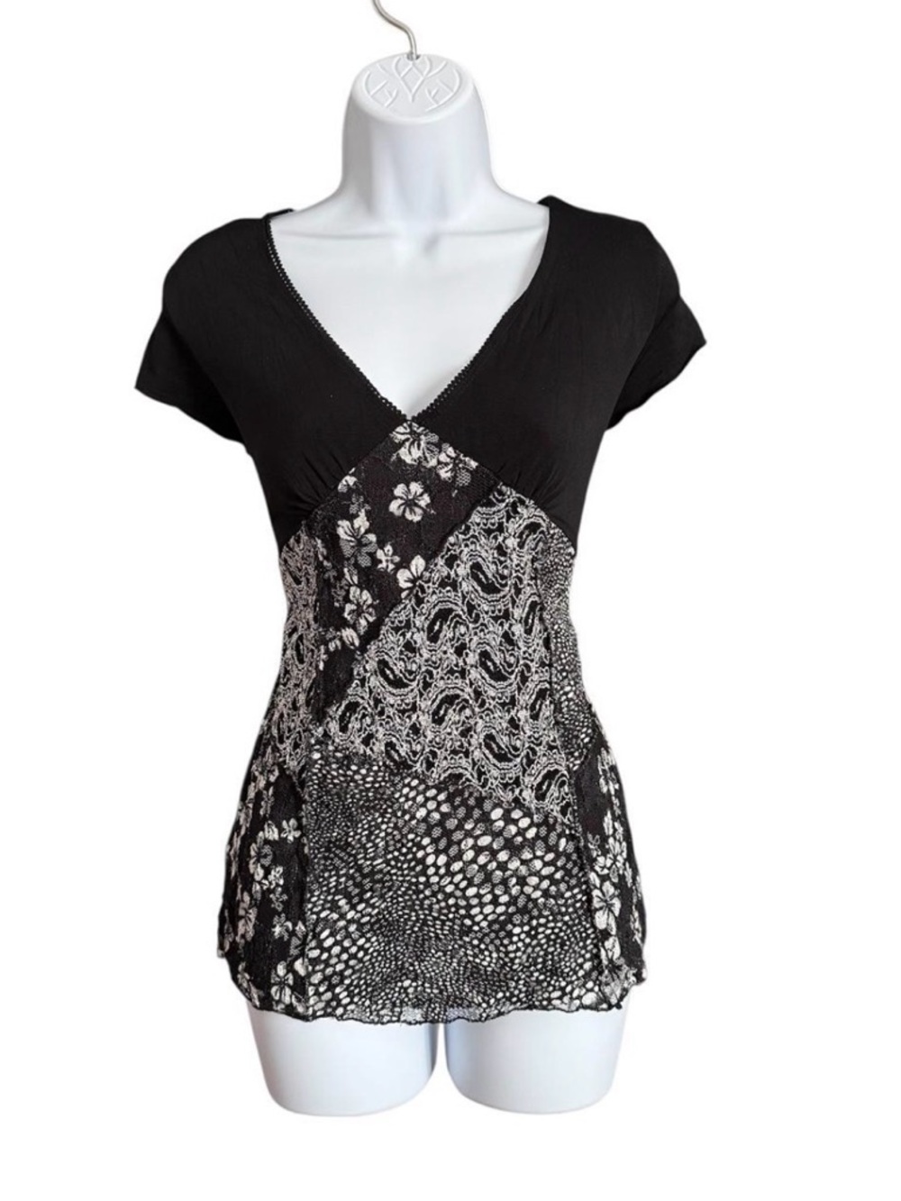 Y2K NICOLA Black and White Mixed-Print V-Neck Blouse